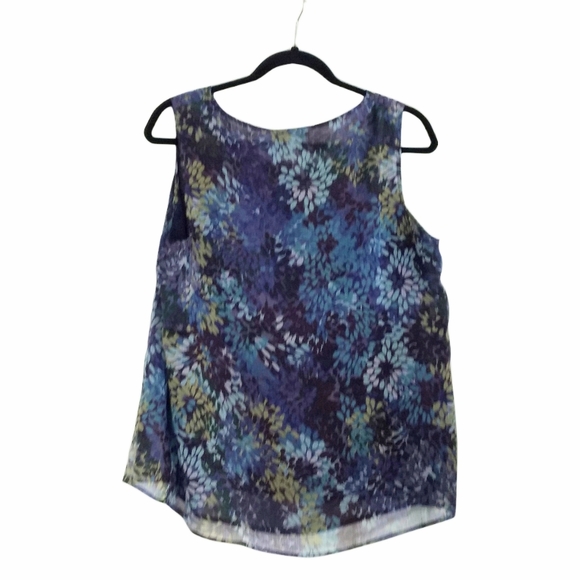 Pretty Sleeveless top - Picture 2 of 4